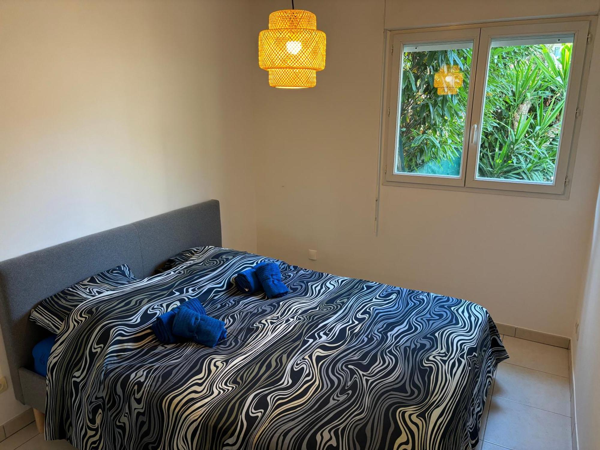Beachside Apartment With Pool & Garden In Juan Les Pins Antibes Kültér fotó