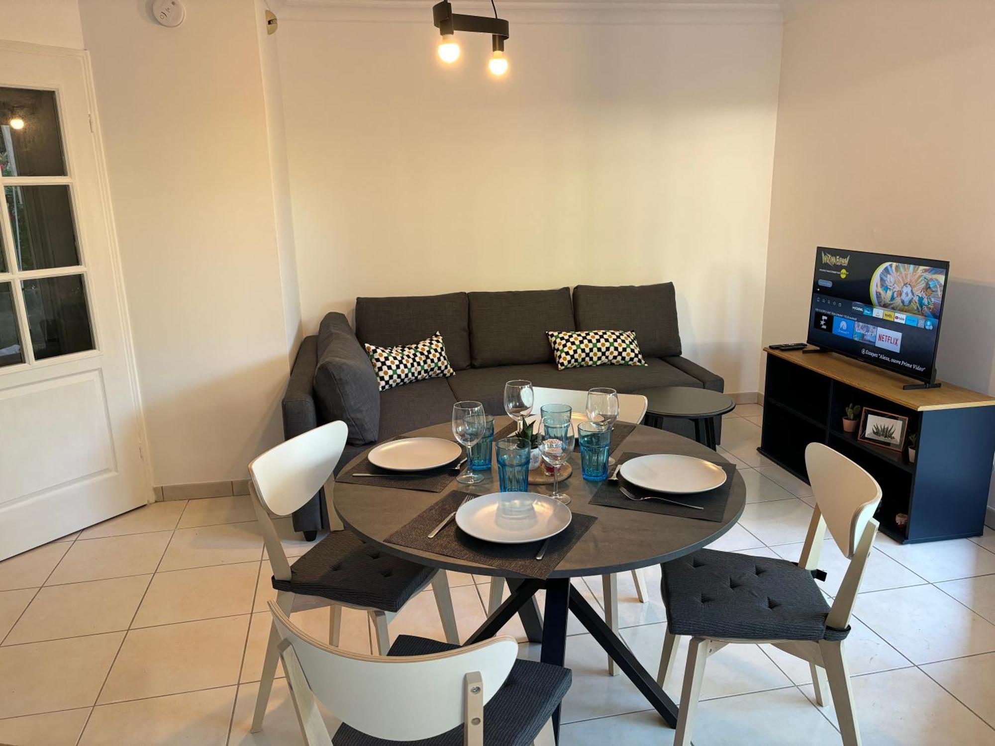 Beachside Apartment With Pool & Garden In Juan Les Pins Antibes Kültér fotó