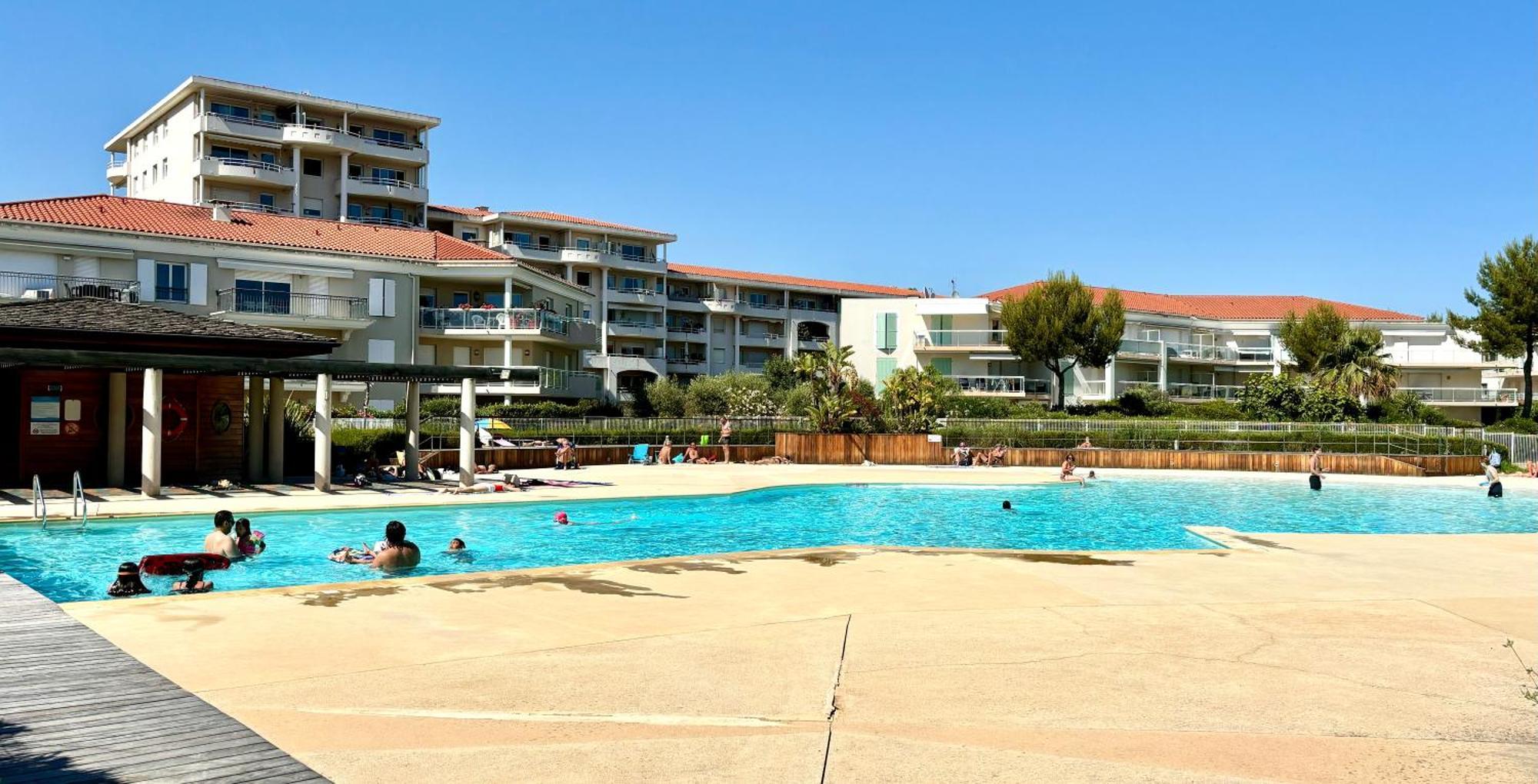 Beachside Apartment With Pool & Garden In Juan Les Pins Antibes Kültér fotó