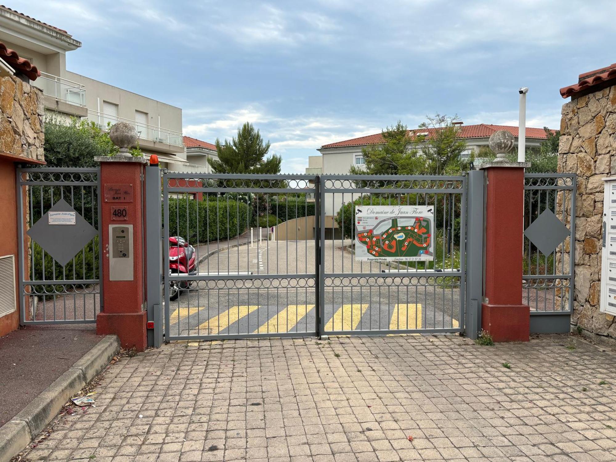 Beachside Apartment With Pool & Garden In Juan Les Pins Antibes Kültér fotó