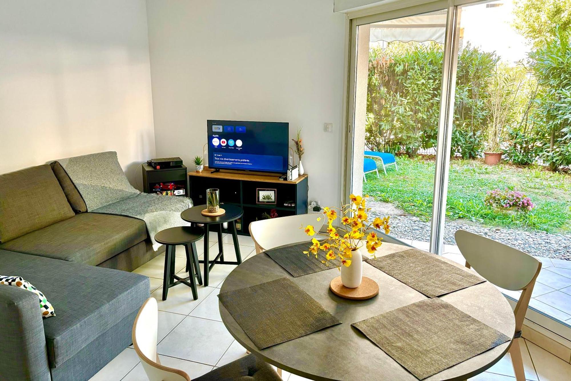 Beachside Apartment With Pool & Garden In Juan Les Pins Antibes Kültér fotó