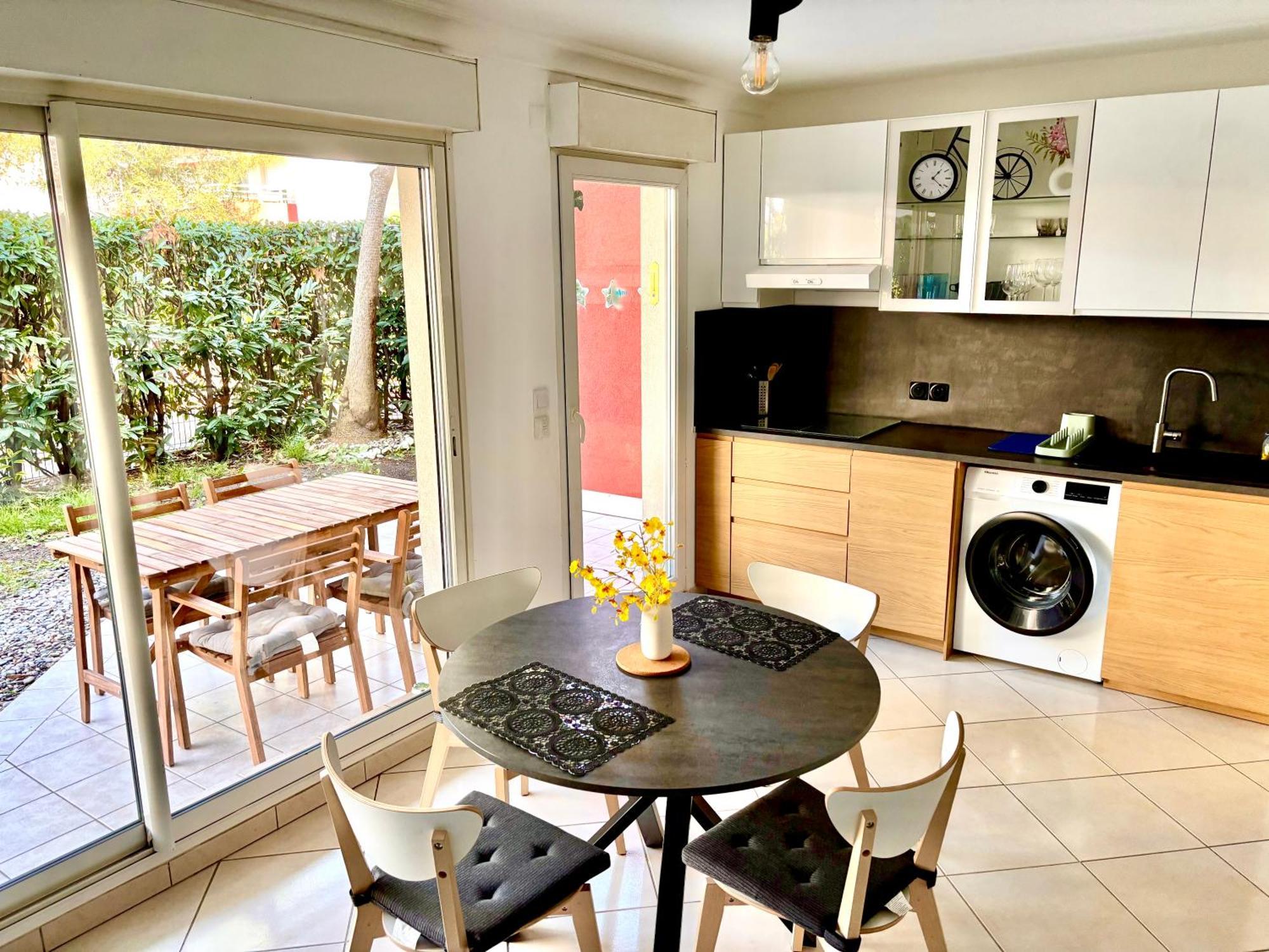 Beachside Apartment With Pool & Garden In Juan Les Pins Antibes Kültér fotó